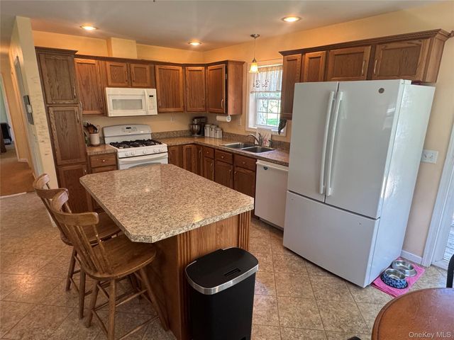 1556 Albany Post Road, Gardiner, NY 12525