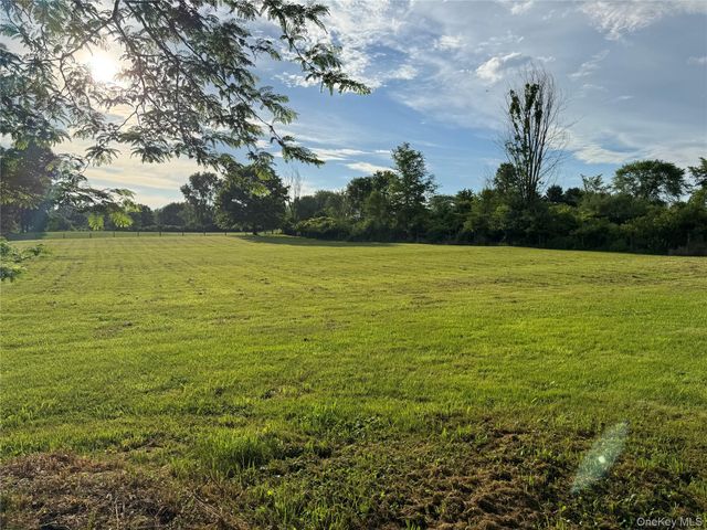 1556 Albany Post Road, Gardiner, NY 12525