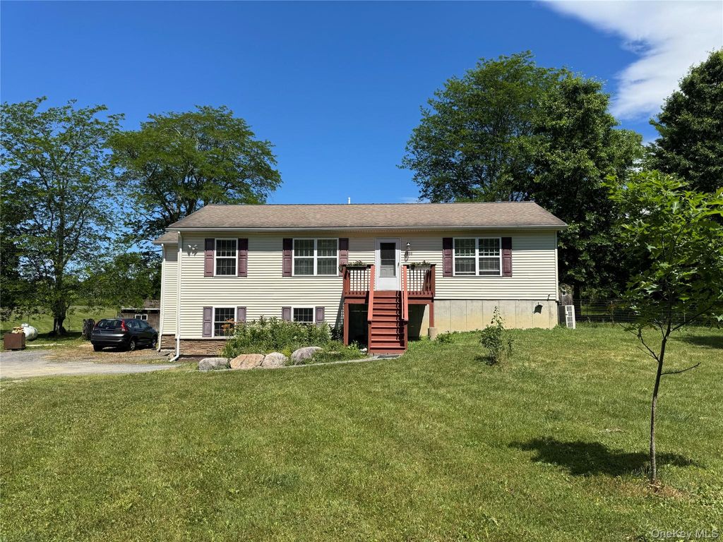 1556 Albany Post Road, Gardiner, NY 12525