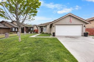 502 Chablis Way, Manteca, CA 95337