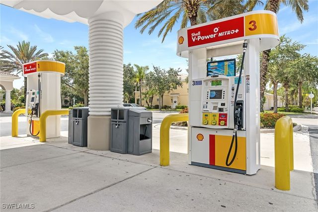 28313 Nautica LN, Bonita Springs, FL 34135