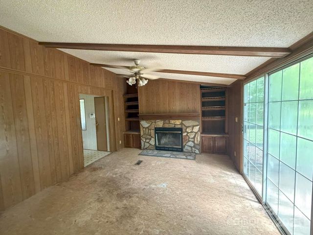 1241 26th Street SW, Hickory, NC 28602