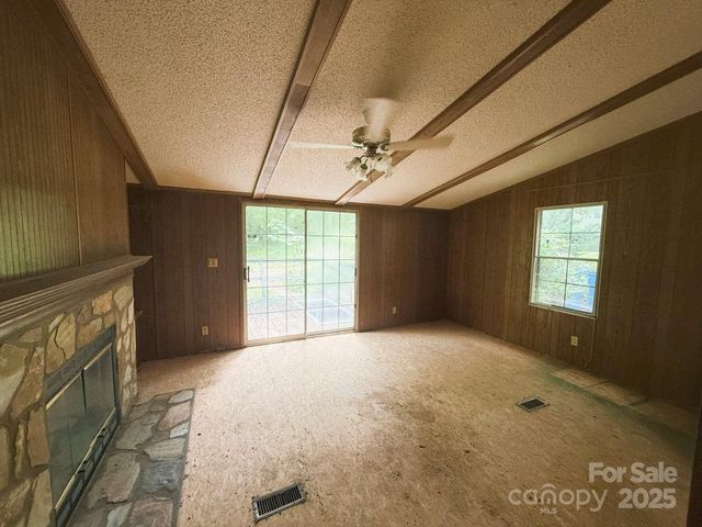 1241 26th Street SW, Hickory, NC 28602