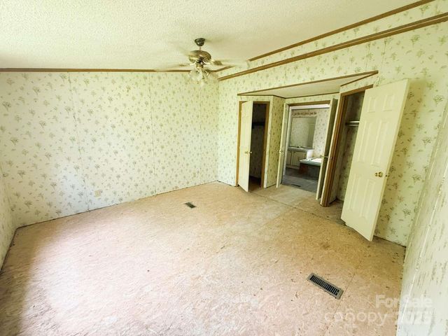 1241 26th Street SW, Hickory, NC 28602