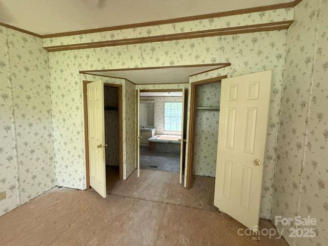 1241 26th Street SW, Hickory, NC 28602