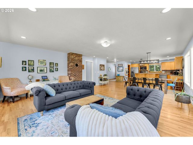 18111 Ne 241ST Pl, Brush Prairie, WA 98606