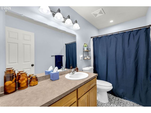 18111 Ne 241ST Pl, Brush Prairie, WA 98606