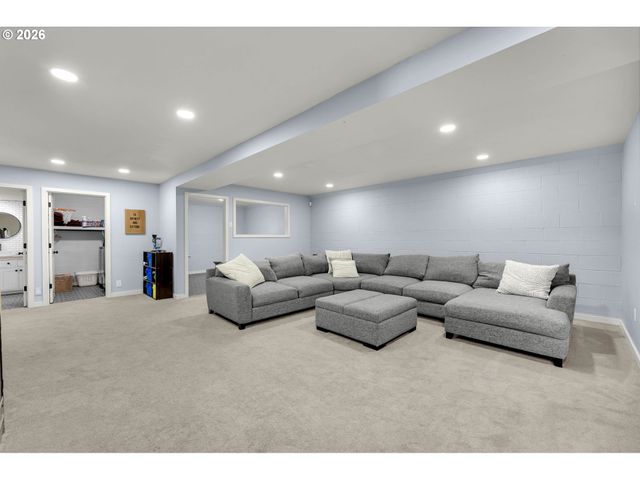 18111 Ne 241ST Pl, Brush Prairie, WA 98606