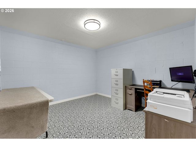 18111 Ne 241ST Pl, Brush Prairie, WA 98606