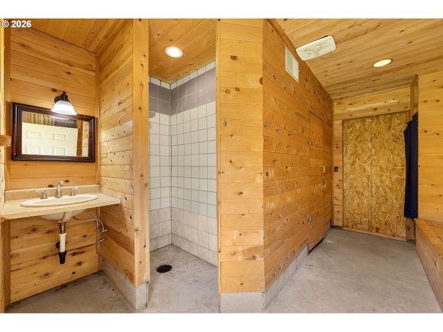 18111 Ne 241ST Pl, Brush Prairie, WA 98606