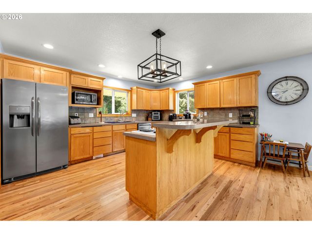 18111 Ne 241ST Pl, Brush Prairie, WA 98606