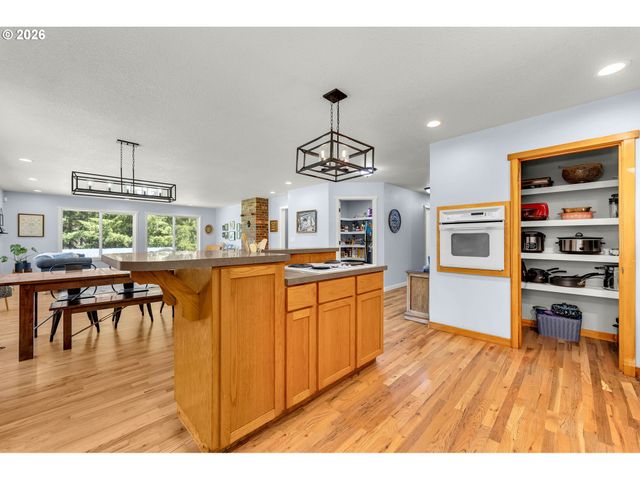 18111 Ne 241ST Pl, Brush Prairie, WA 98606
