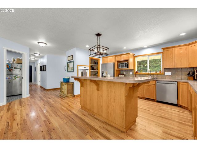 18111 Ne 241ST Pl, Brush Prairie, WA 98606