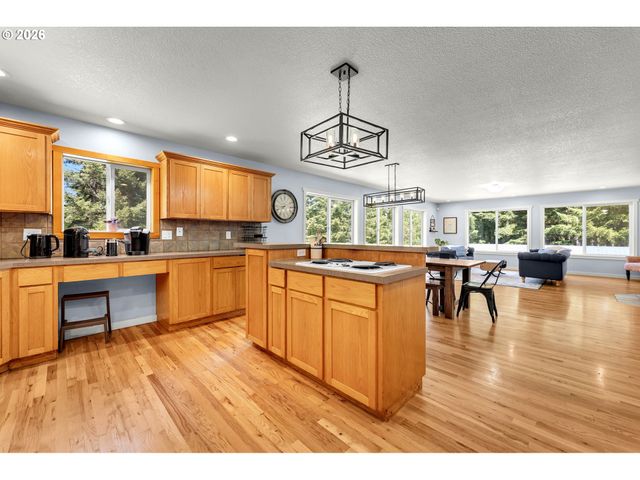 18111 Ne 241ST Pl, Brush Prairie, WA 98606