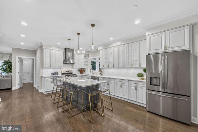 7 SARAH CT, Monmouth Junction, NJ 08852