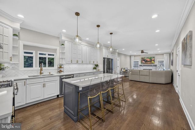 7 SARAH CT, Monmouth Junction, NJ 08852