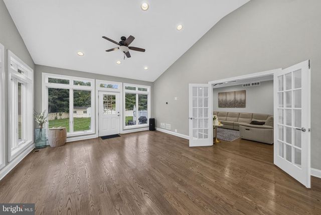 7 SARAH CT, Monmouth Junction, NJ 08852