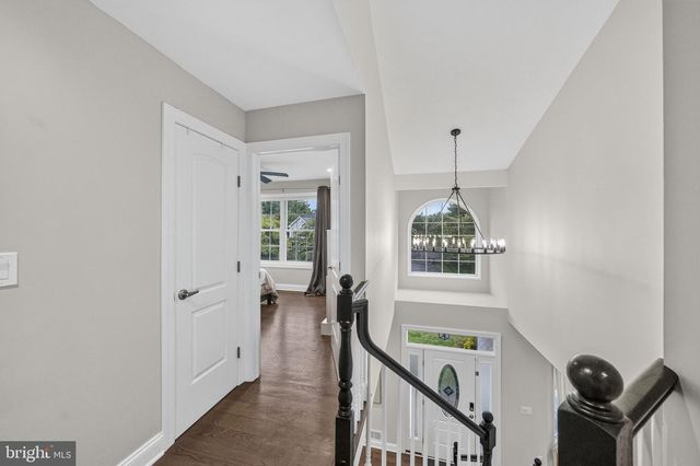 7 SARAH CT, Monmouth Junction, NJ 08852