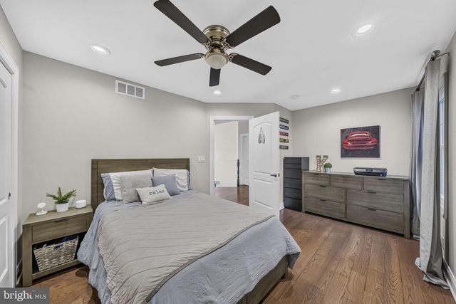 7 SARAH CT, Monmouth Junction, NJ 08852
