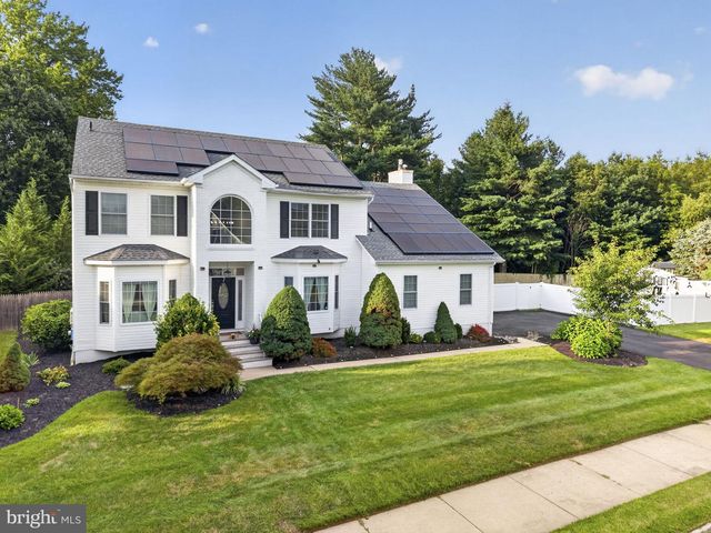 7 SARAH CT, Monmouth Junction, NJ 08852
