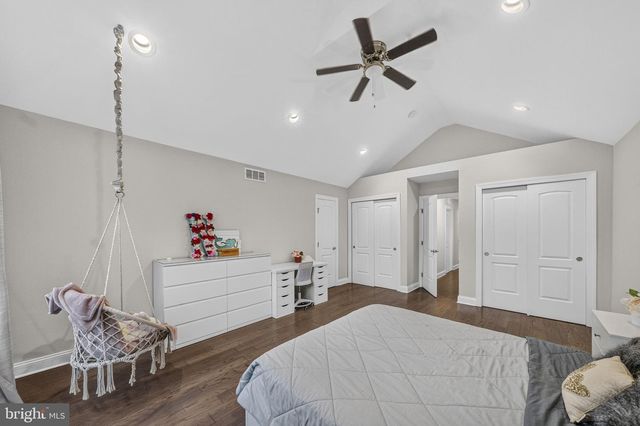 7 SARAH CT, Monmouth Junction, NJ 08852