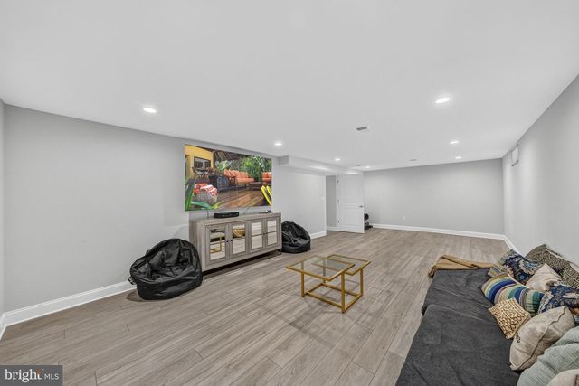 7 SARAH CT, Monmouth Junction, NJ 08852