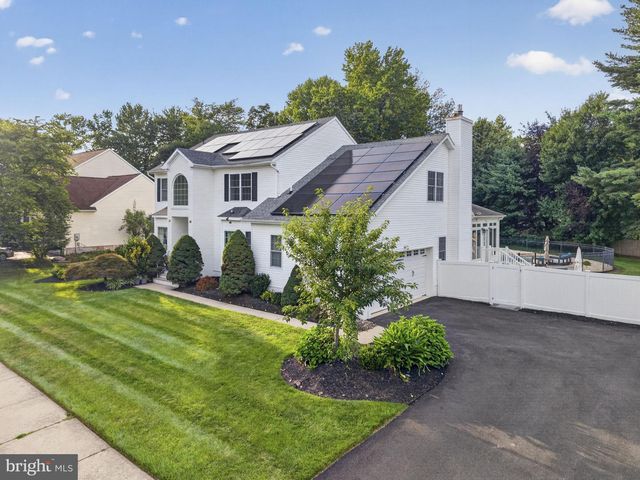 7 SARAH CT, Monmouth Junction, NJ 08852