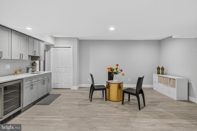 7 SARAH CT, Monmouth Junction, NJ 08852