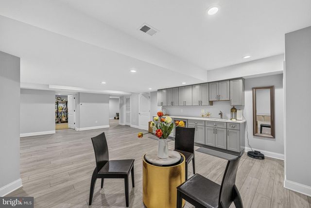 7 SARAH CT, Monmouth Junction, NJ 08852