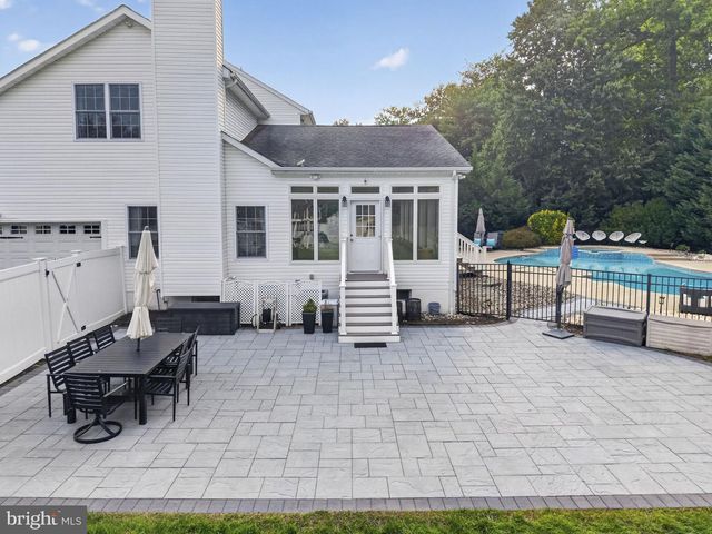 7 SARAH CT, Monmouth Junction, NJ 08852