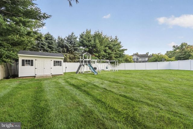 7 SARAH CT, Monmouth Junction, NJ 08852