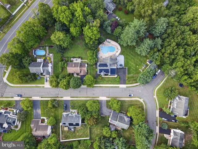 7 SARAH CT, Monmouth Junction, NJ 08852