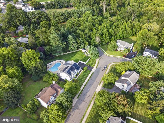 7 SARAH CT, Monmouth Junction, NJ 08852