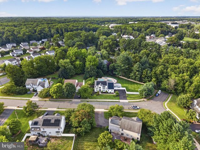 7 SARAH CT, Monmouth Junction, NJ 08852