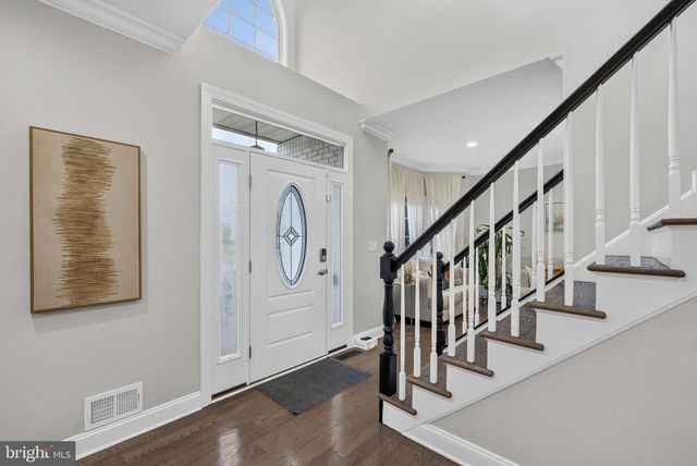 7 SARAH CT, Monmouth Junction, NJ 08852
