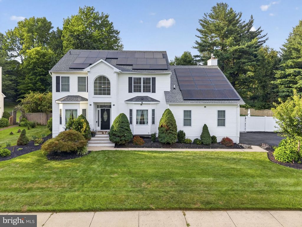 7 SARAH CT, Monmouth Junction, NJ 08852