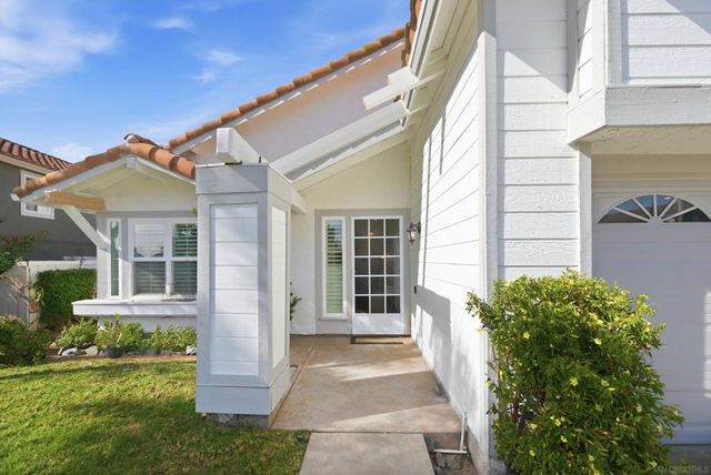 2121 Emberwood Way, Escondido, CA 92029