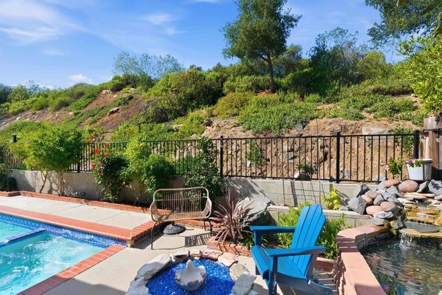 2121 Emberwood Way, Escondido, CA 92029