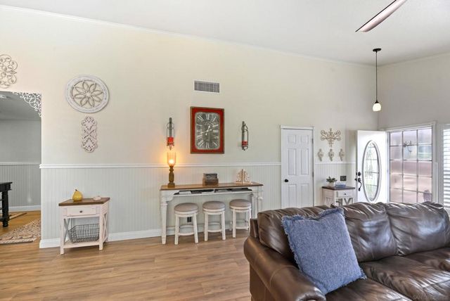 2121 Emberwood Way, Escondido, CA 92029