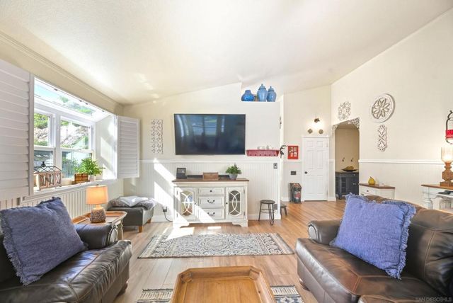 2121 Emberwood Way, Escondido, CA 92029