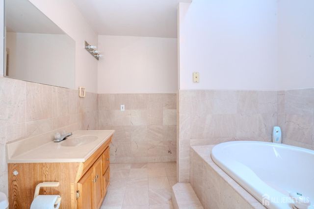 2284 Polk Avenue, North Brunswick, NJ 08902