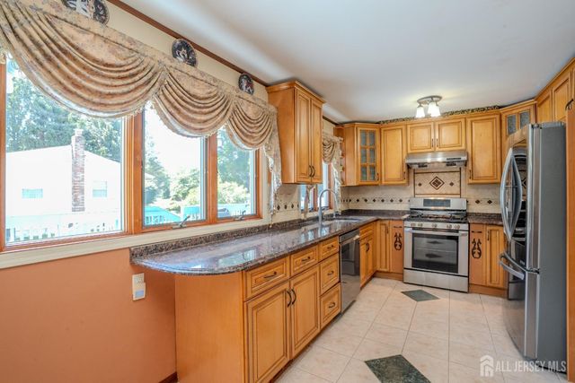 2284 Polk Avenue, North Brunswick, NJ 08902