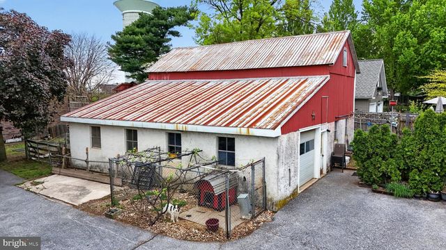 40 QUEEN RD, Intercourse, PA 17534
