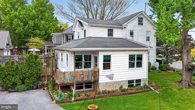 40 QUEEN RD, Intercourse, PA 17534