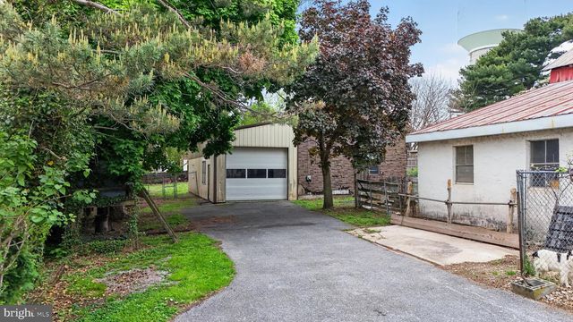 40 QUEEN RD, Intercourse, PA 17534