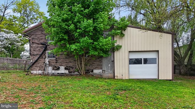 40 QUEEN RD, Intercourse, PA 17534