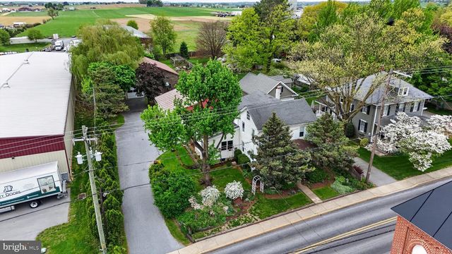 40 QUEEN RD, Intercourse, PA 17534