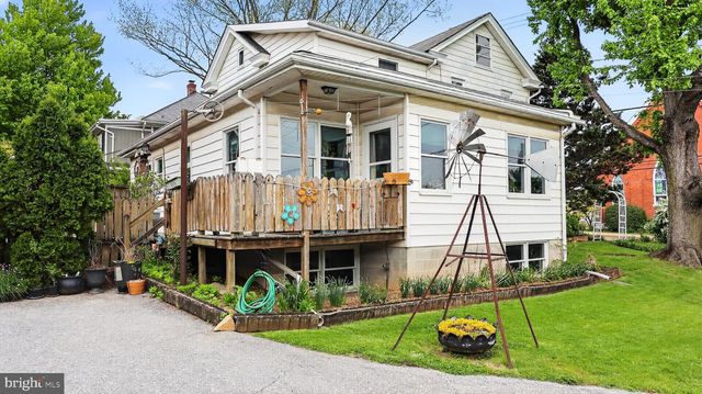 40 QUEEN RD, Intercourse, PA 17534
