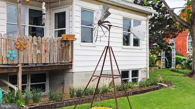 40 QUEEN RD, Intercourse, PA 17534