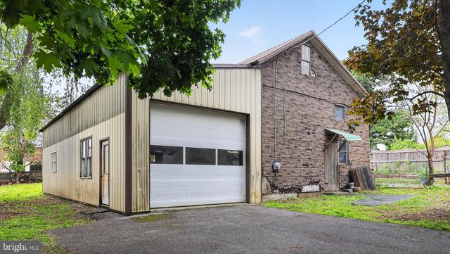 40 QUEEN RD, Intercourse, PA 17534